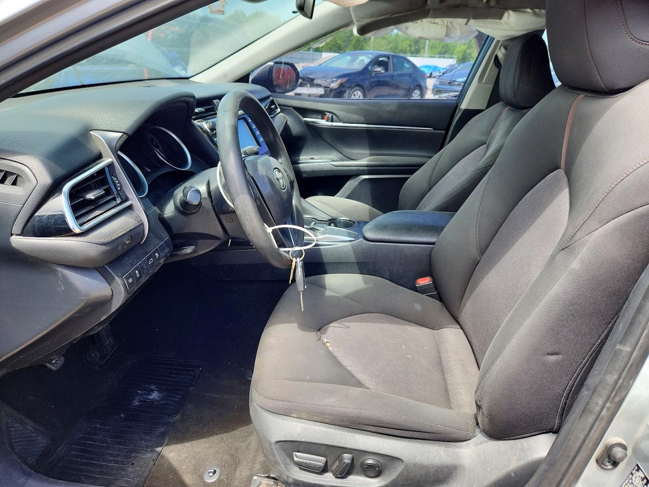 2018 TOYOTA CAMRY LE photo 19