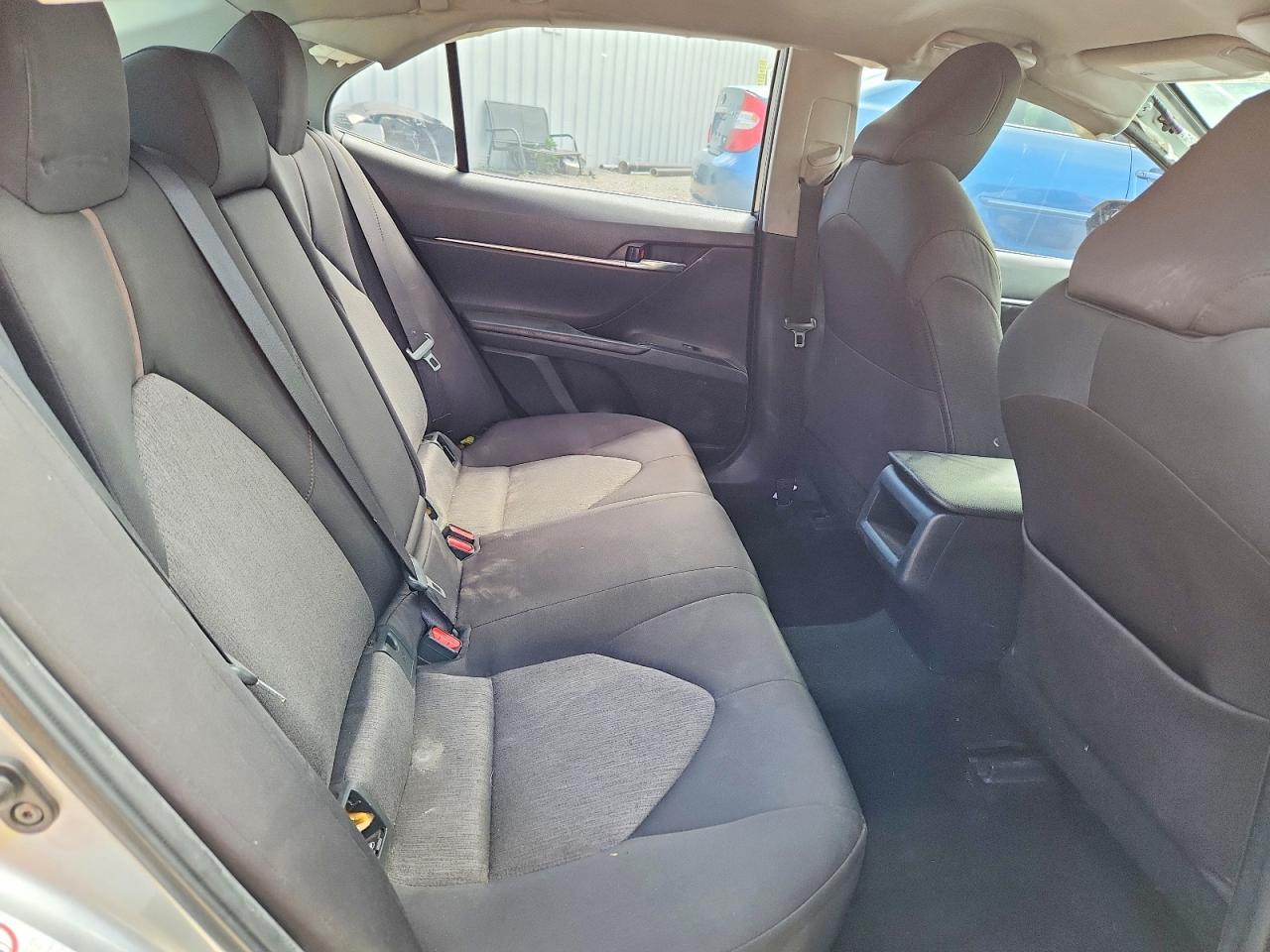 2018 TOYOTA CAMRY LE photo 28