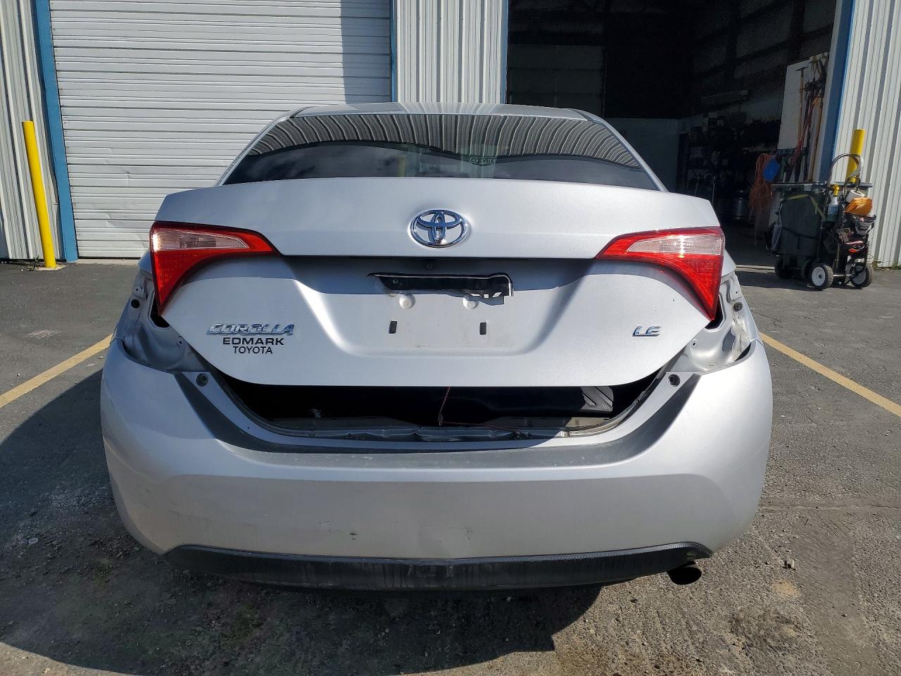 2017 TOYOTA COROLLA LE photo 6