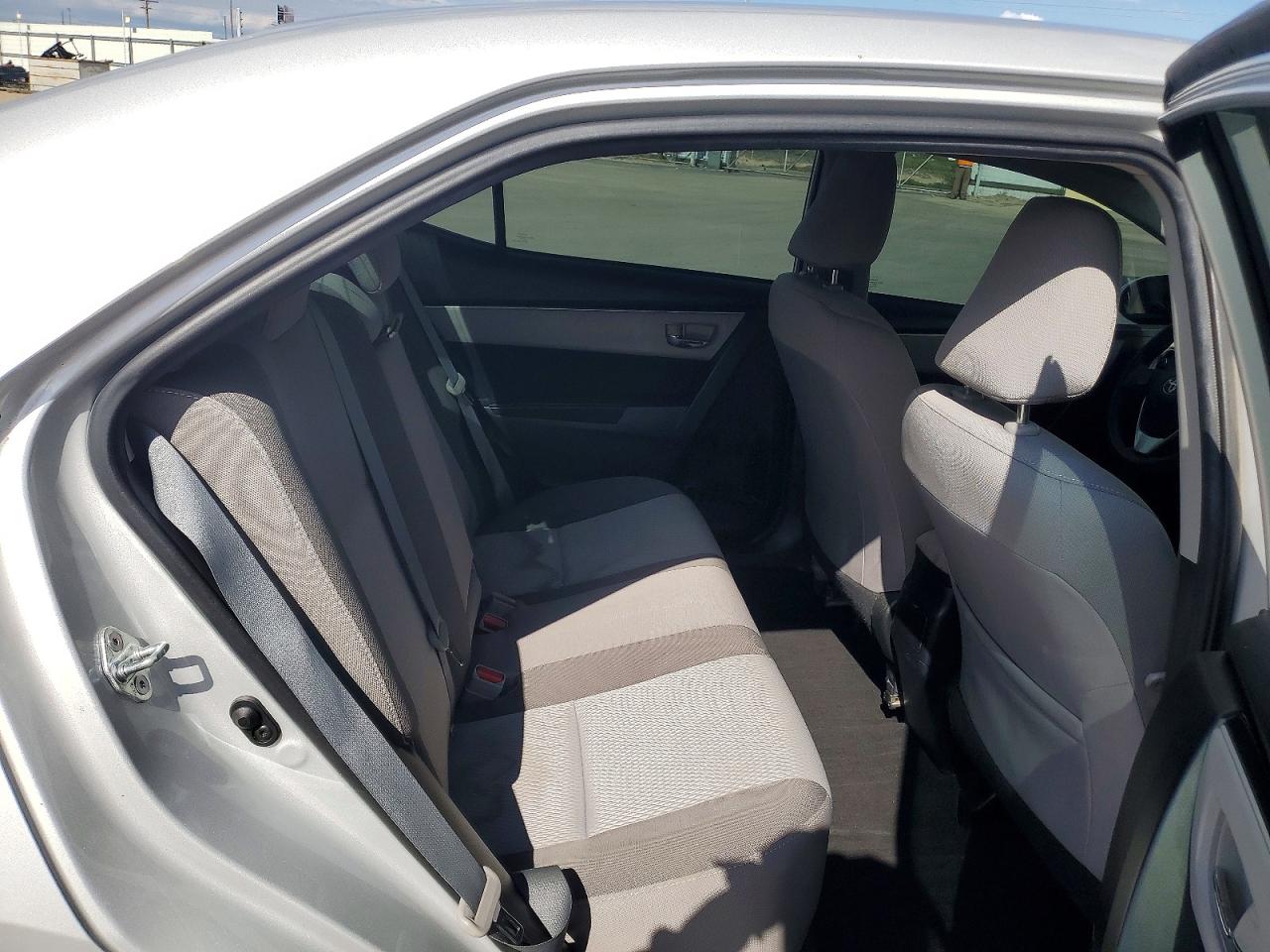 2017 TOYOTA COROLLA LE photo 10