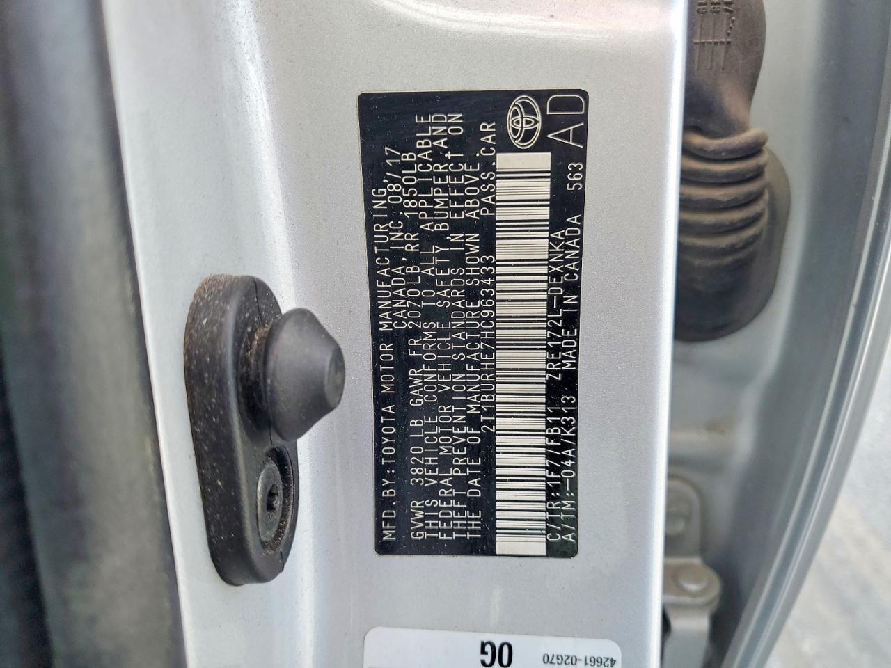 2017 TOYOTA COROLLA LE photo 12