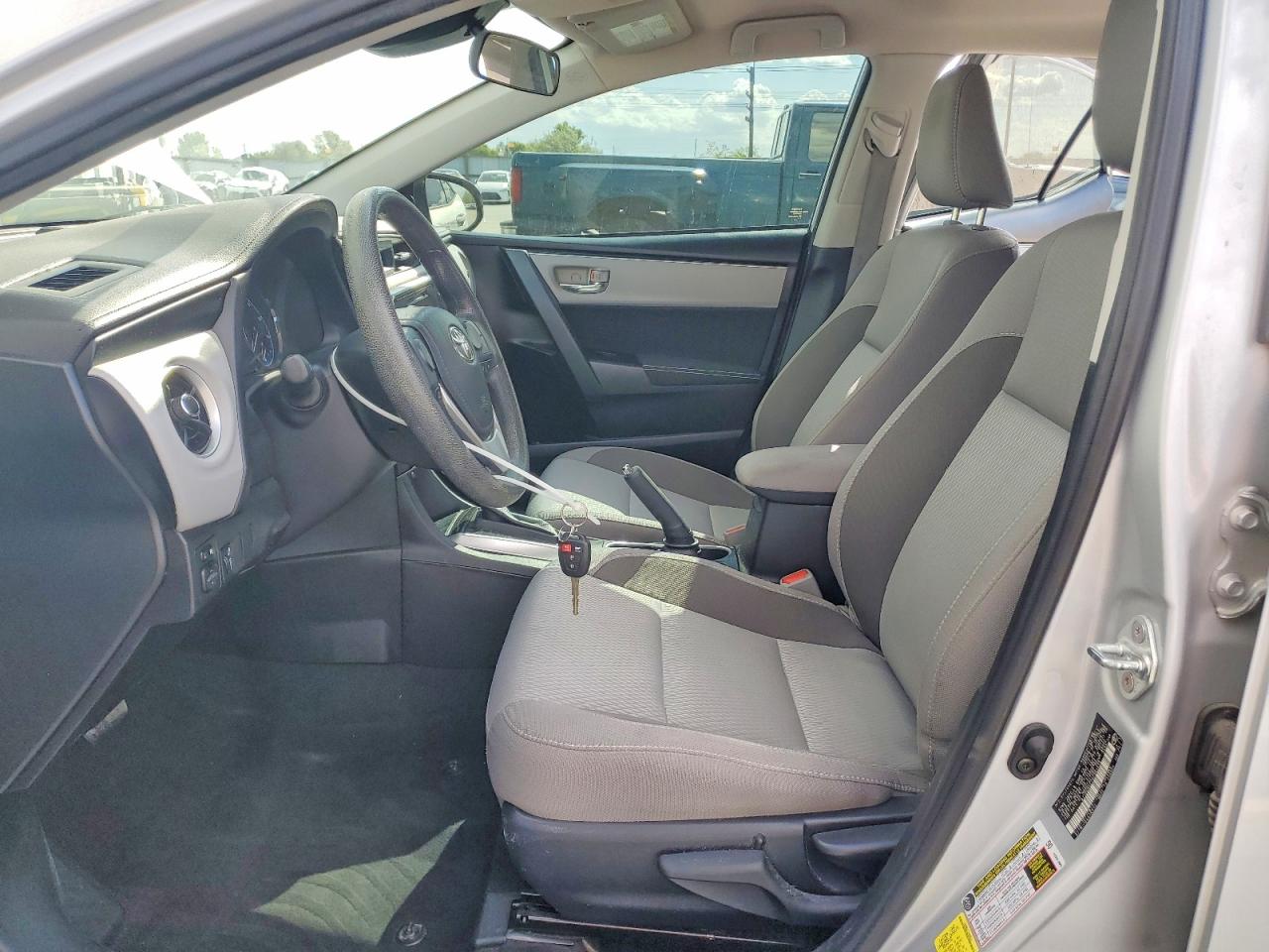 2017 TOYOTA COROLLA LE photo 7