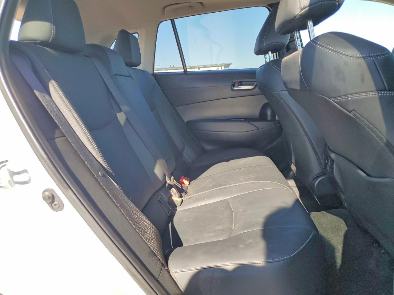 2025 TOYOTA COROLLA CROSS XLE photo 21