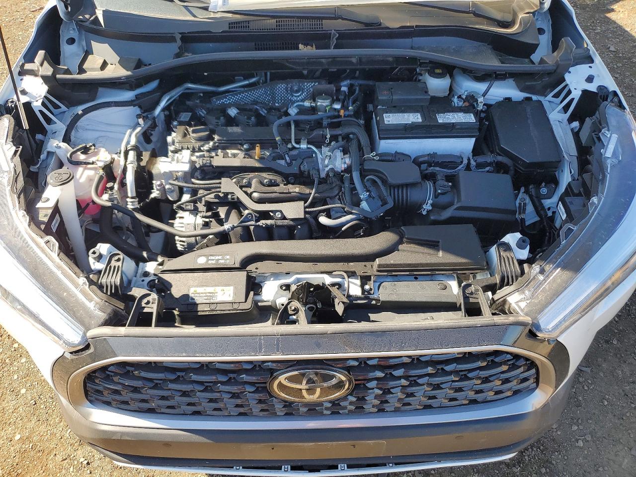 2025 TOYOTA COROLLA CROSS XLE photo 23