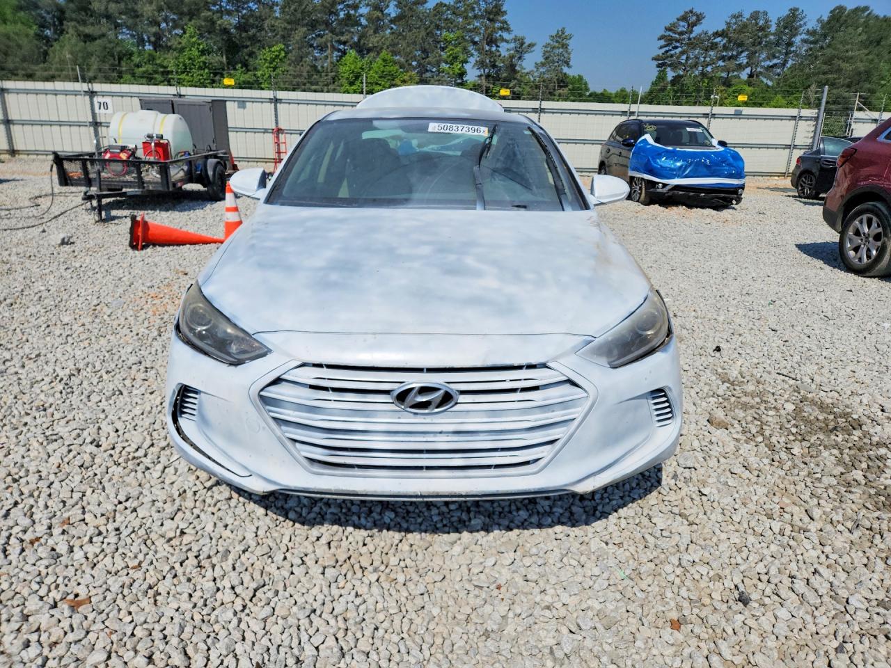 2017 HYUNDAI ELANTRA SE photo 9