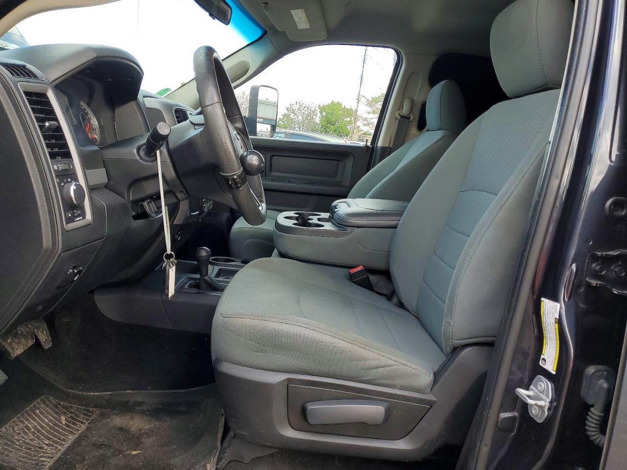 2018 RAM 2500 ST photo 7