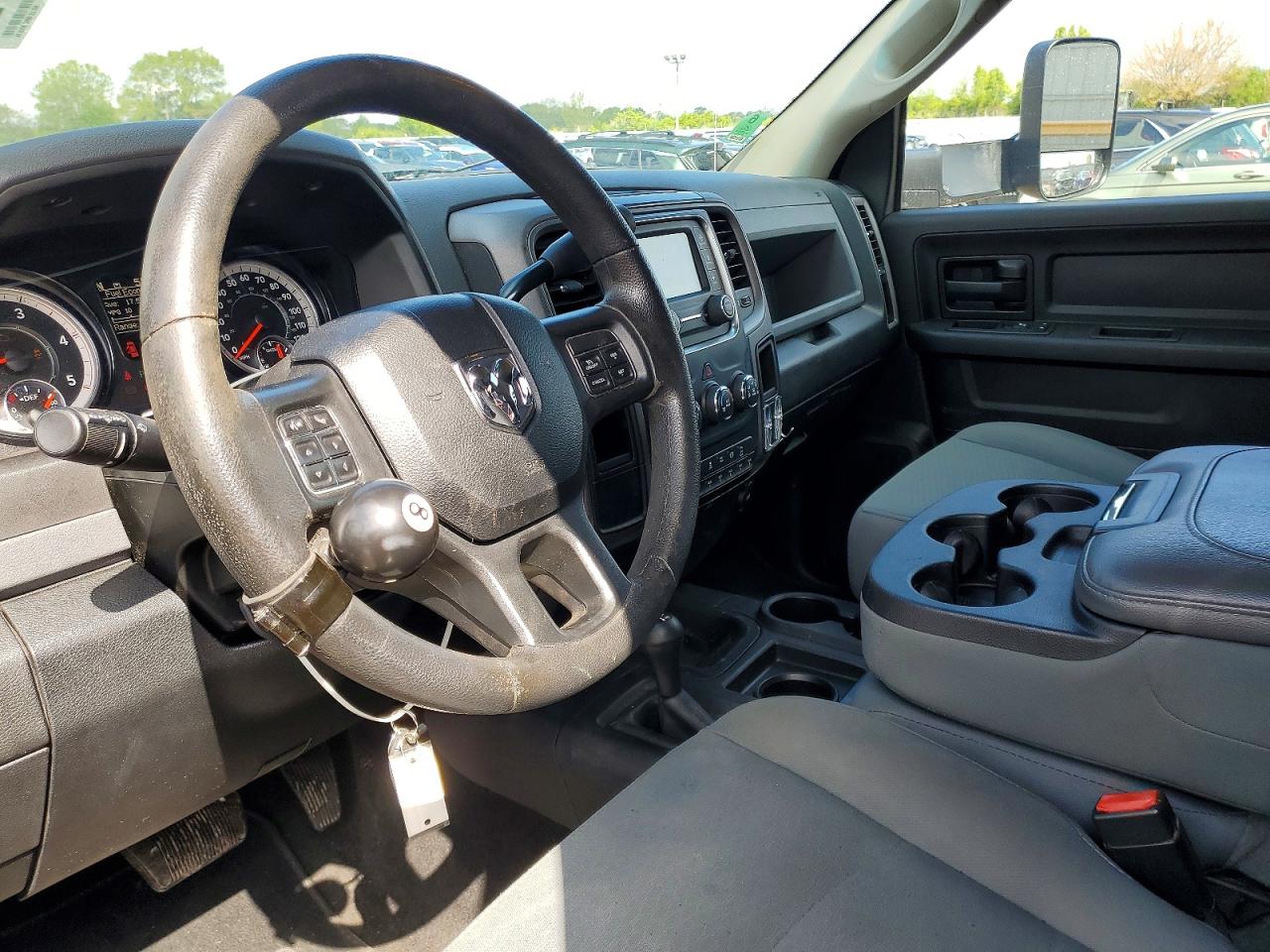 2018 RAM 2500 ST photo 8