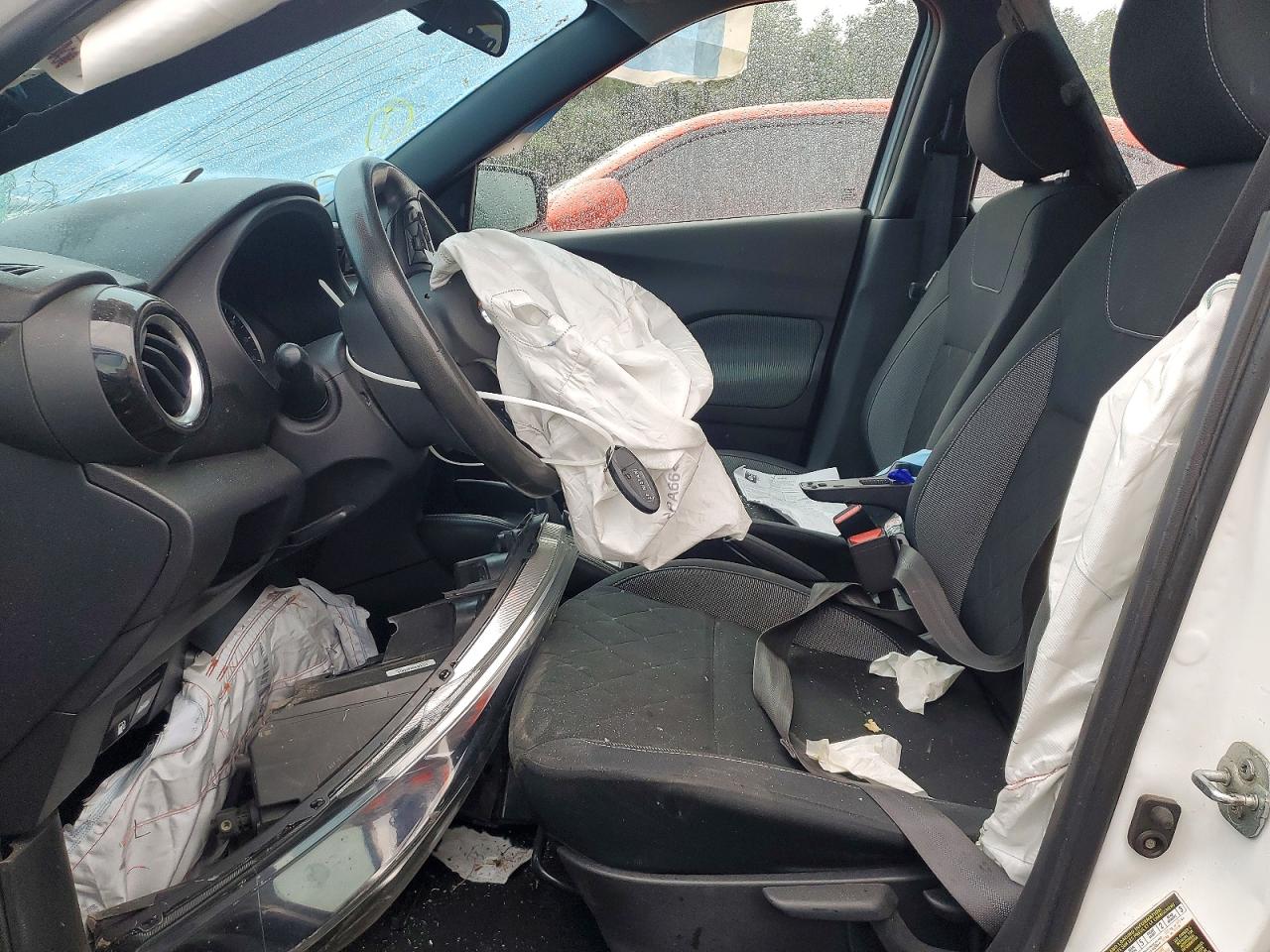 2020 NISSAN KICKS SV photo 19