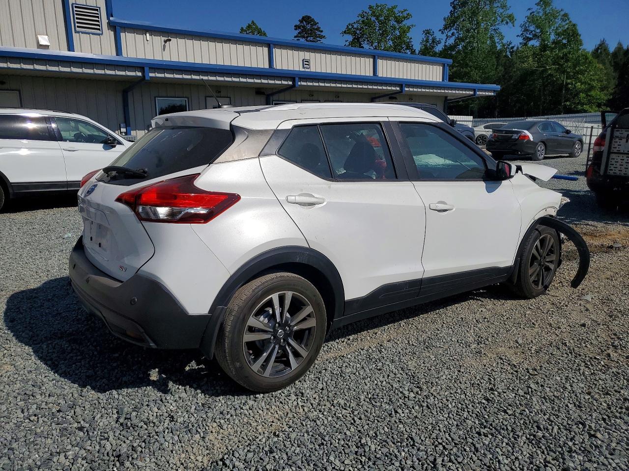 2020 NISSAN KICKS SV photo 7