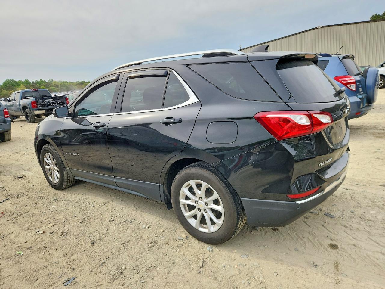 2018 CHEVROLET EQUINOX LT photo 3