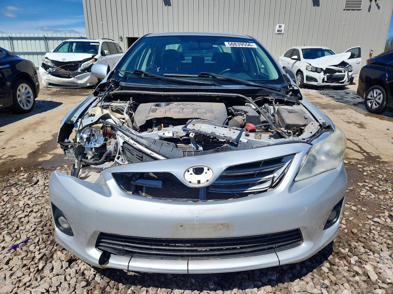 2013 TOYOTA COROLLA LE photo 9