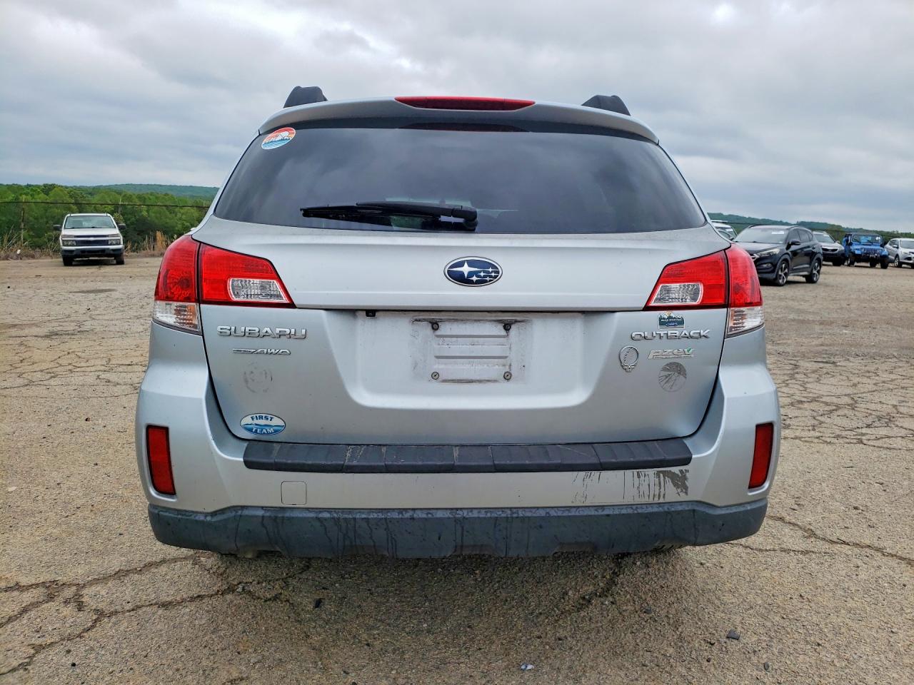 2012 SUBARU OUTBACK 2.5I PREMIUM photo 11