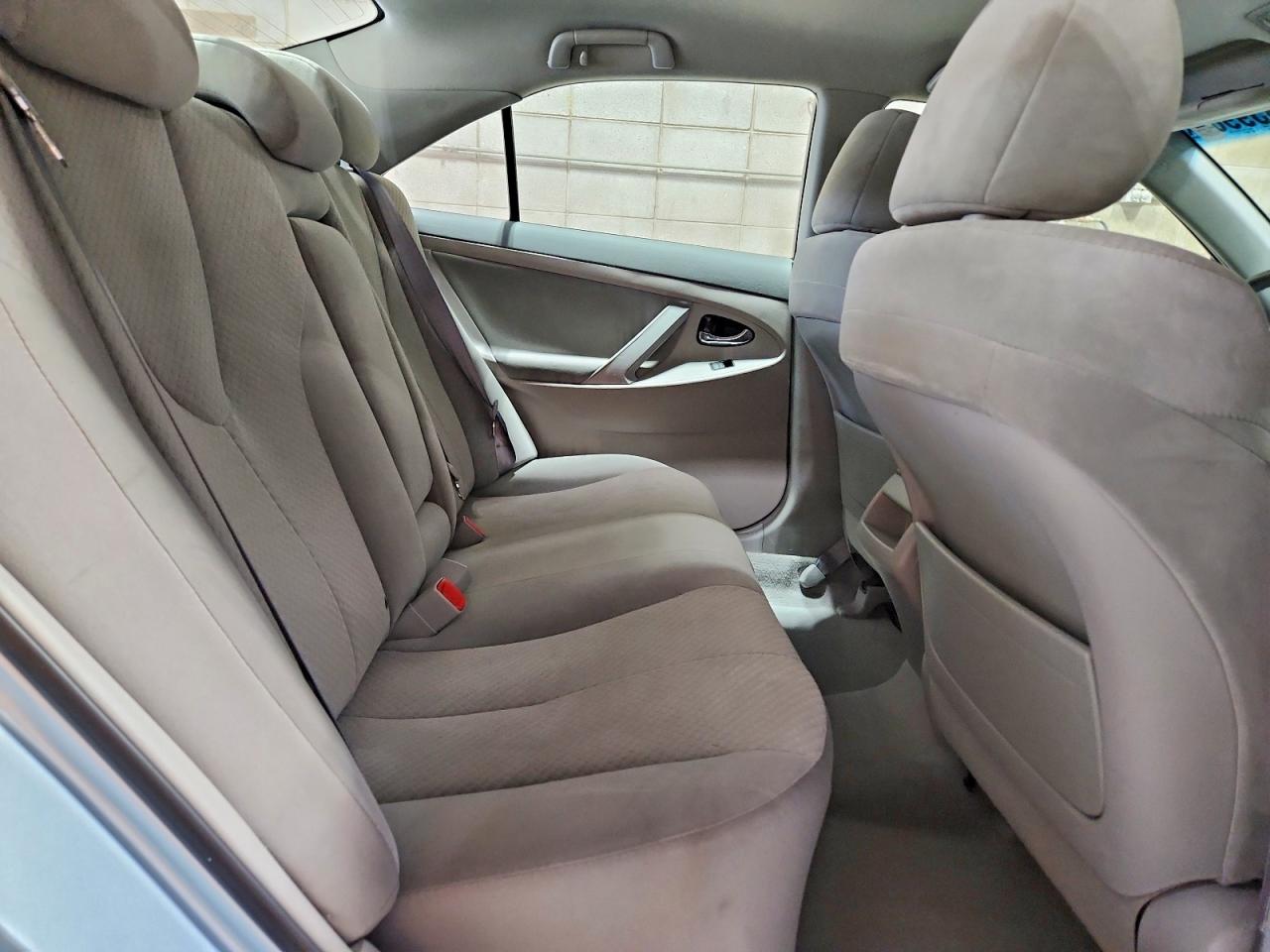 2009 TOYOTA CAMRY LE photo 19