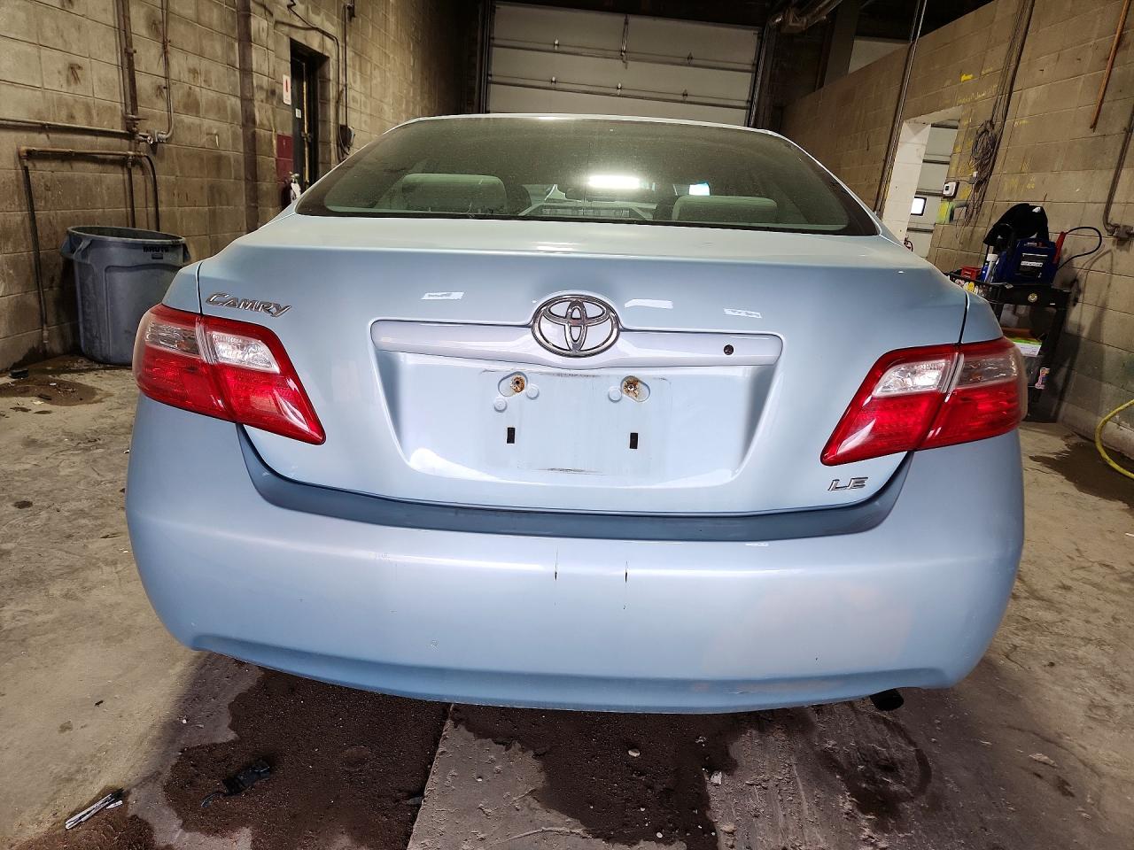 2009 TOYOTA CAMRY LE photo 11