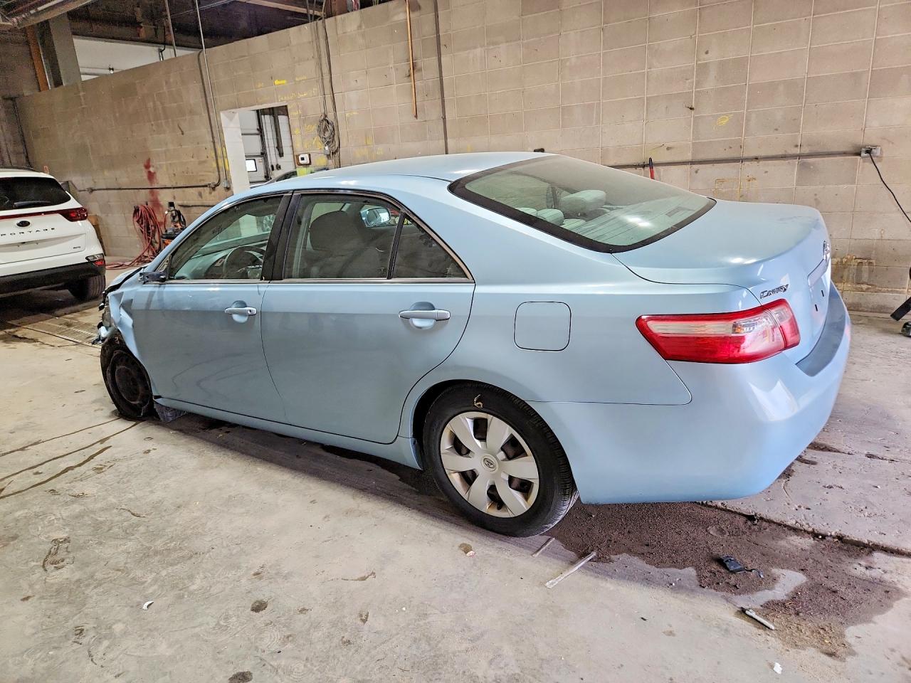 2009 TOYOTA CAMRY LE photo 3