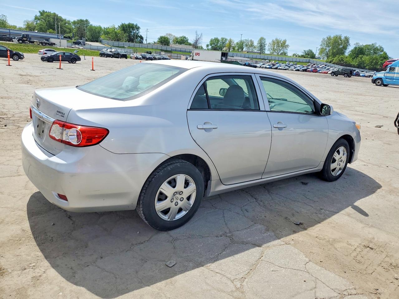 2013 TOYOTA COROLLA L photo 5