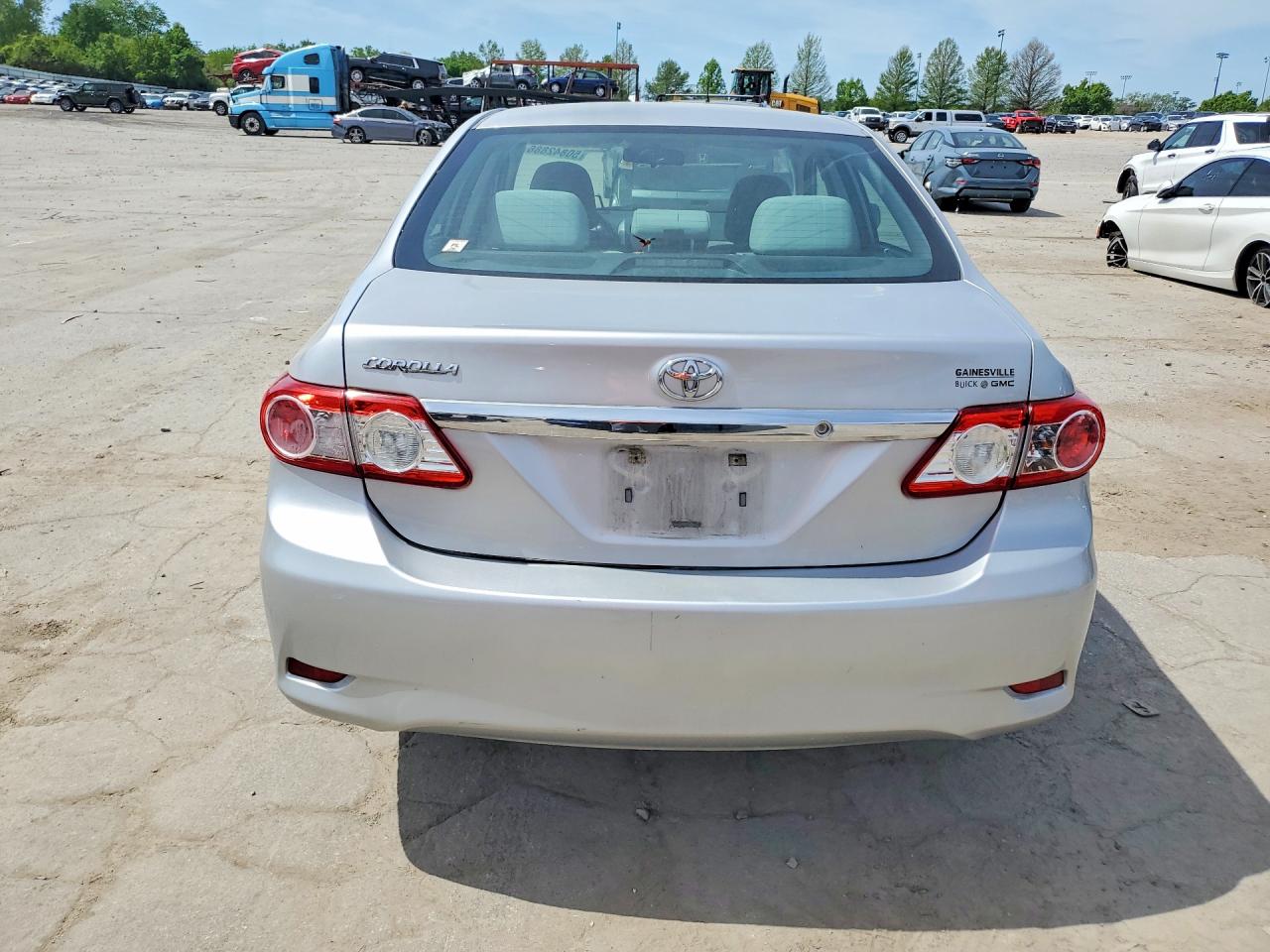 2013 TOYOTA COROLLA L photo 11
