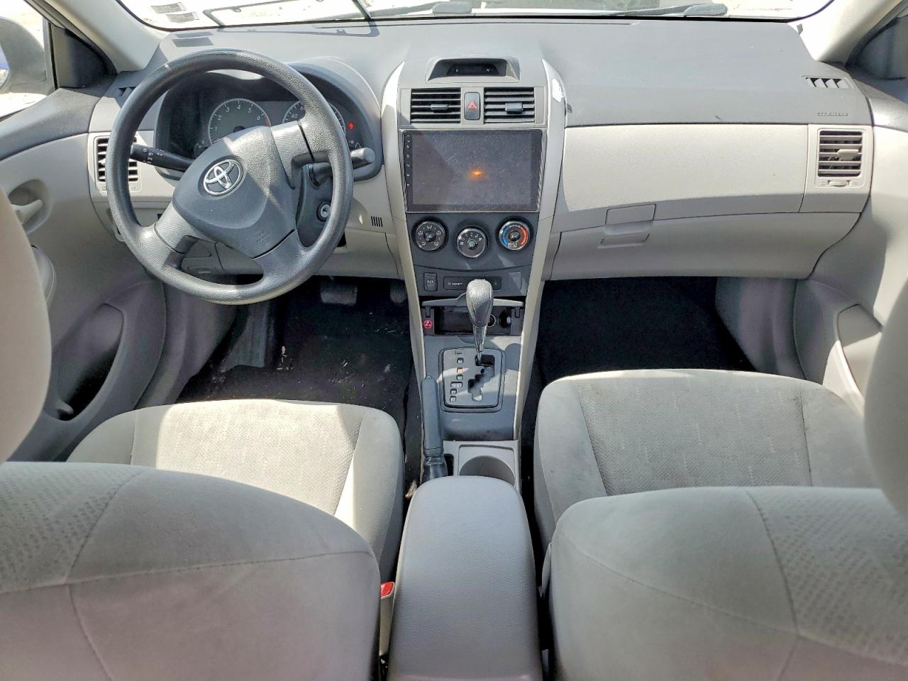 2013 TOYOTA COROLLA L photo 15