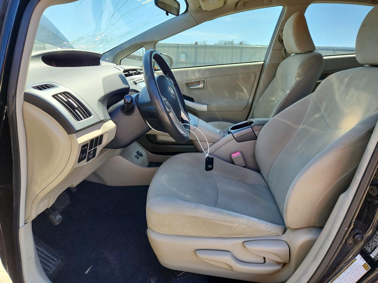 2012 TOYOTA PRIUS TWO photo 13