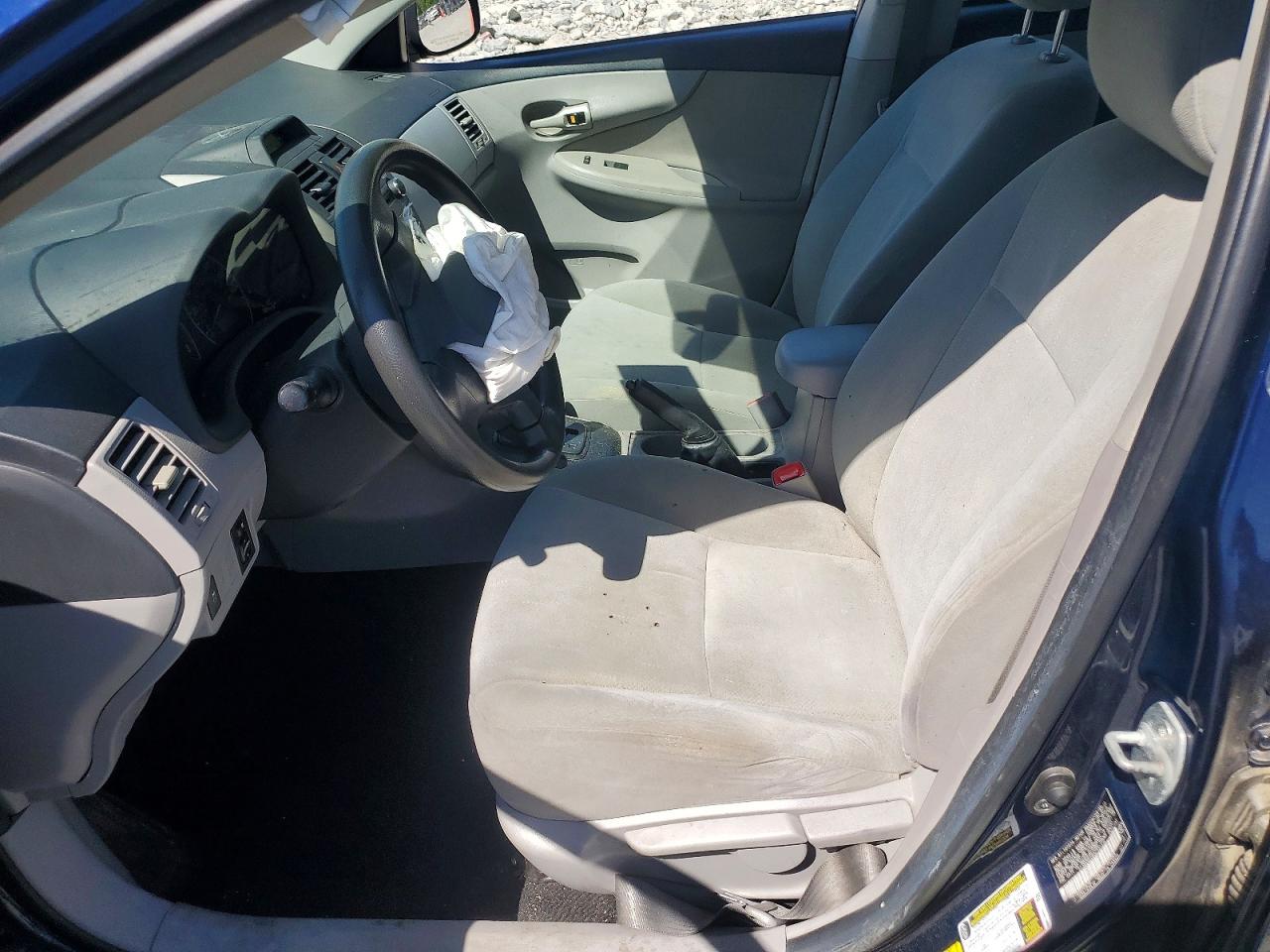 2013 TOYOTA COROLLA L photo 7