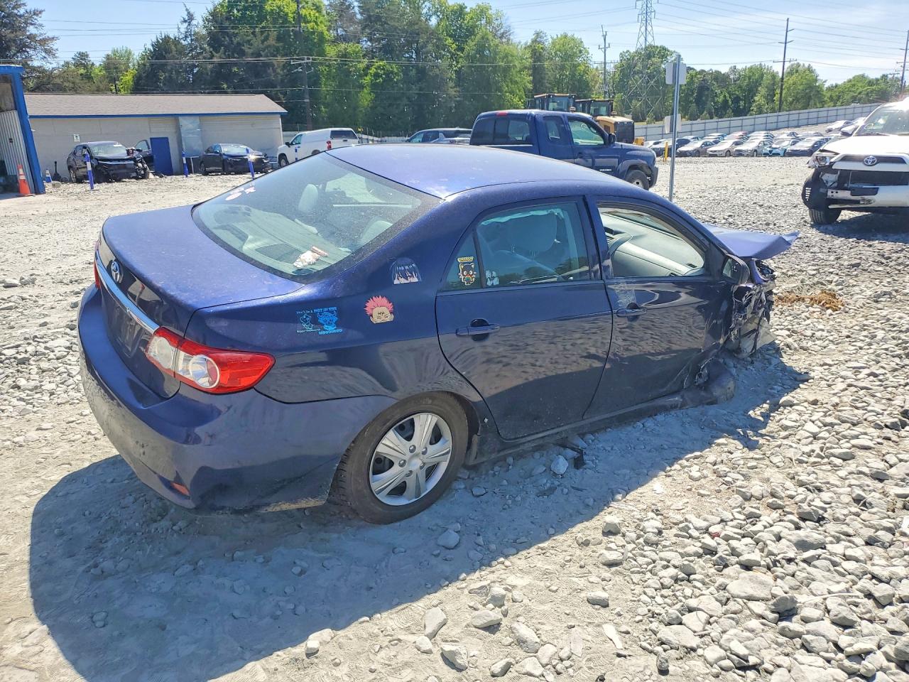2013 TOYOTA COROLLA L photo 3