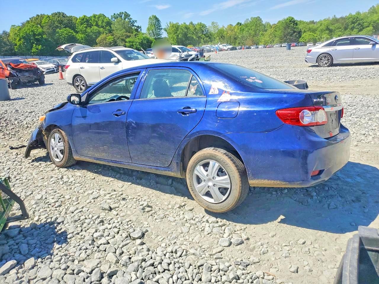 2013 TOYOTA COROLLA L photo 2
