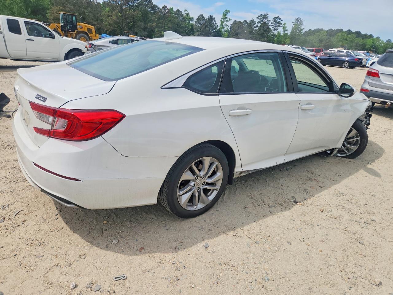 2018 HONDA ACCORD LX photo 5