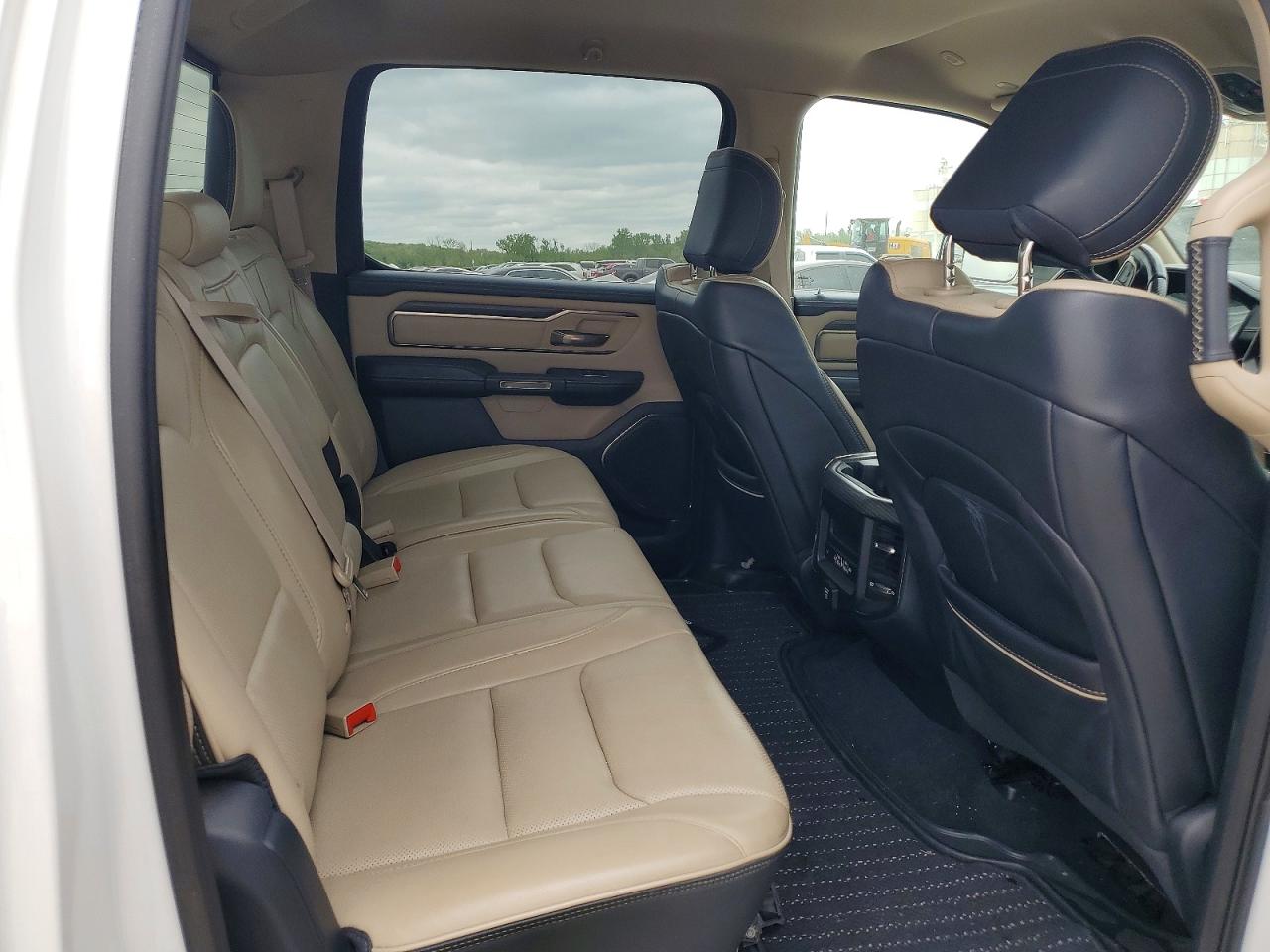 2019 RAM 1500 LIMITED photo 19