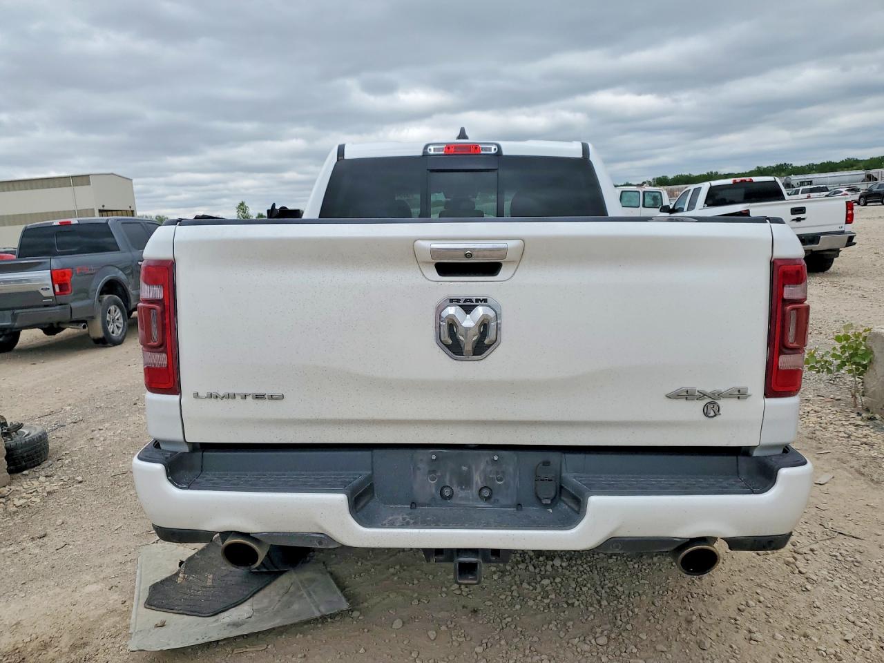 2019 RAM 1500 LIMITED photo 11