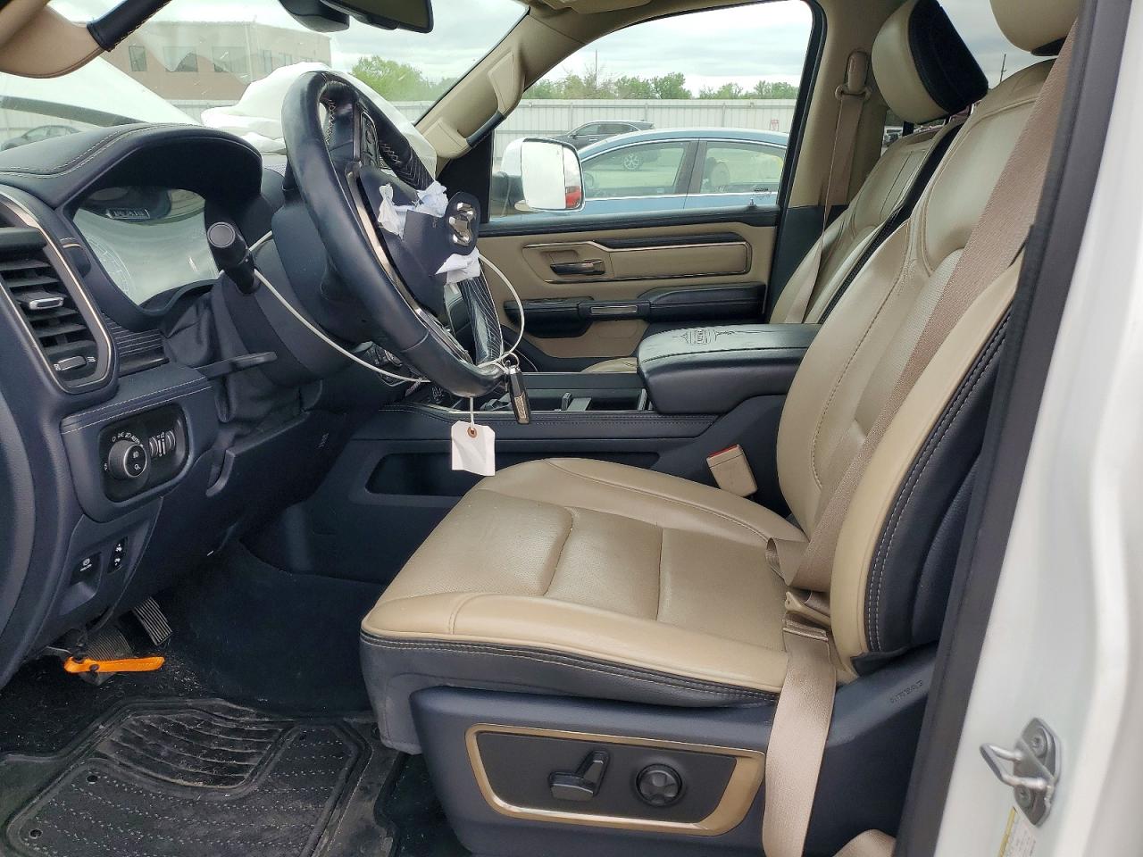 2019 RAM 1500 LIMITED photo 13