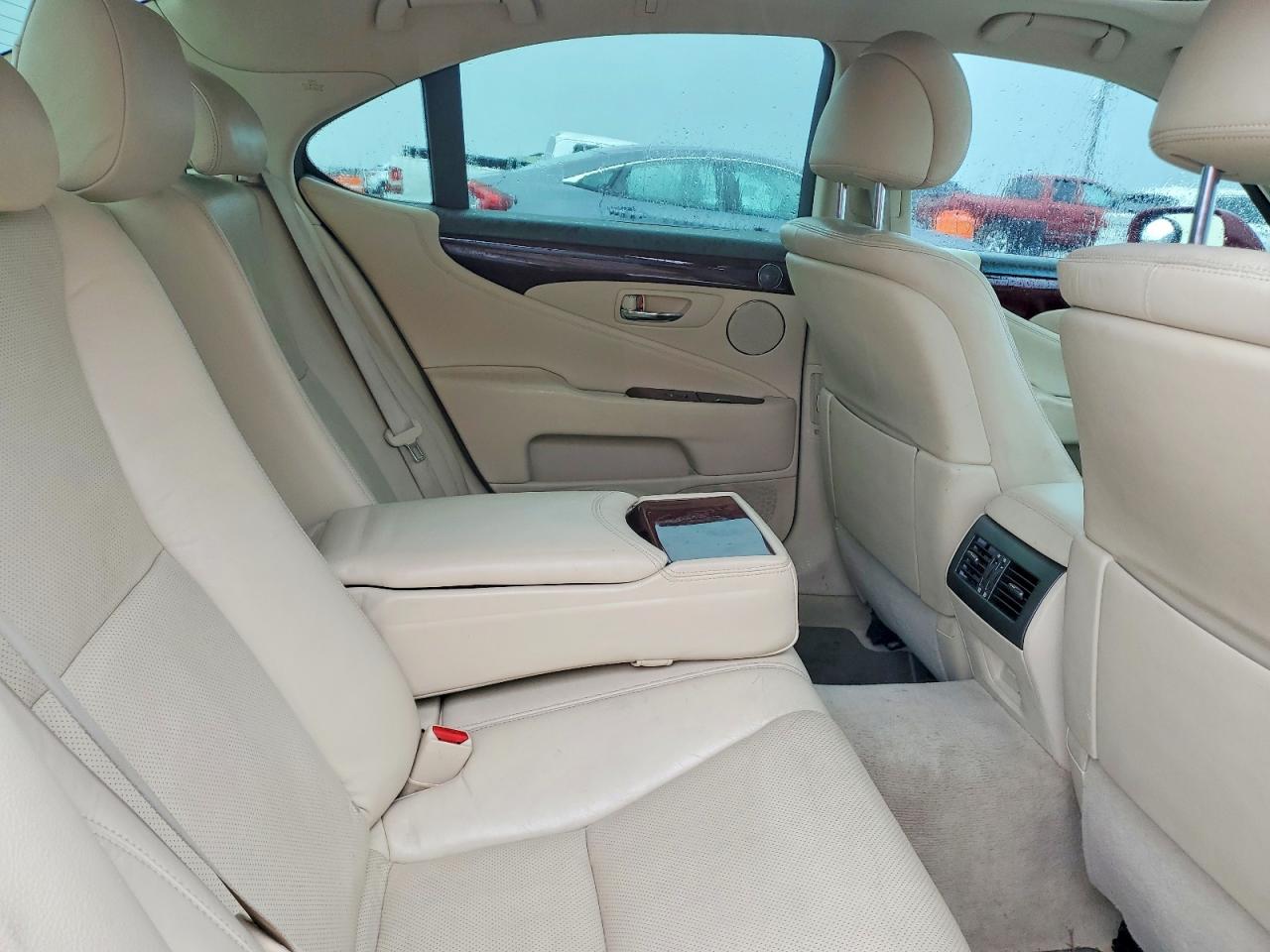 2012 LEXUS LS 460 photo 19