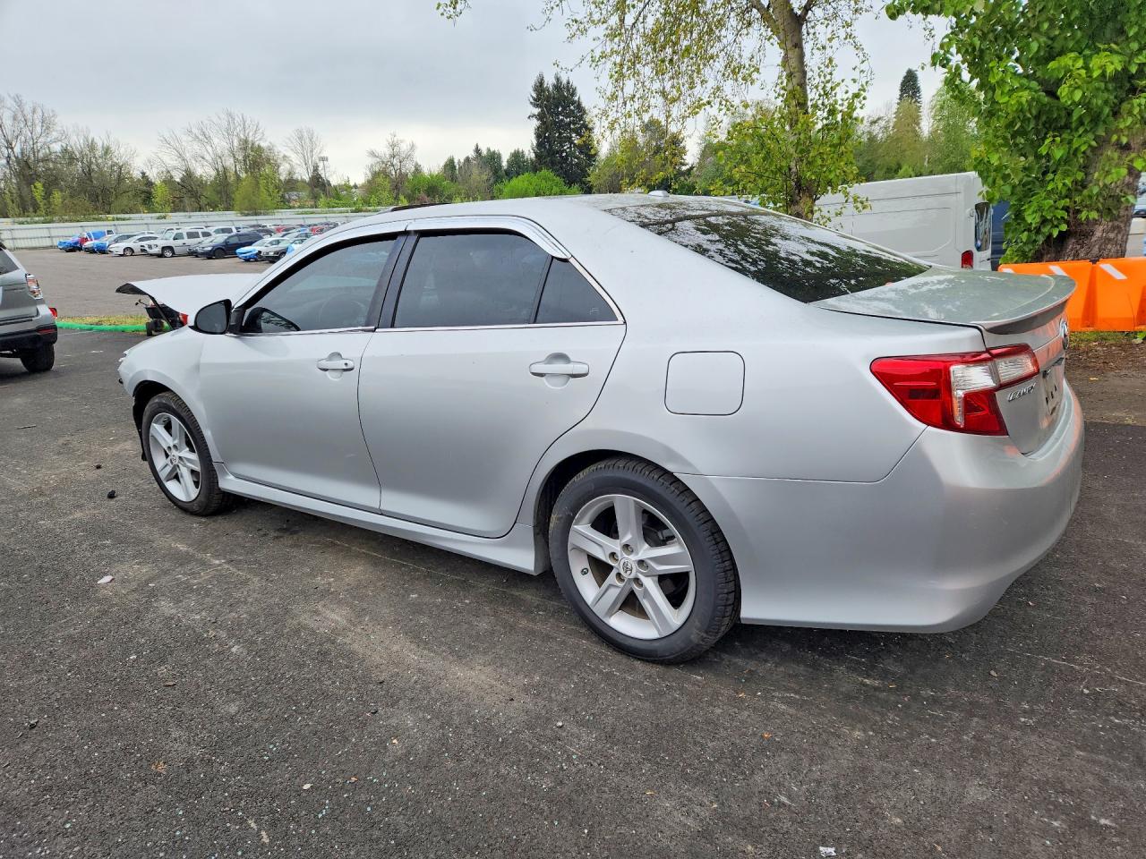 2013 TOYOTA CAMRY SE photo 3