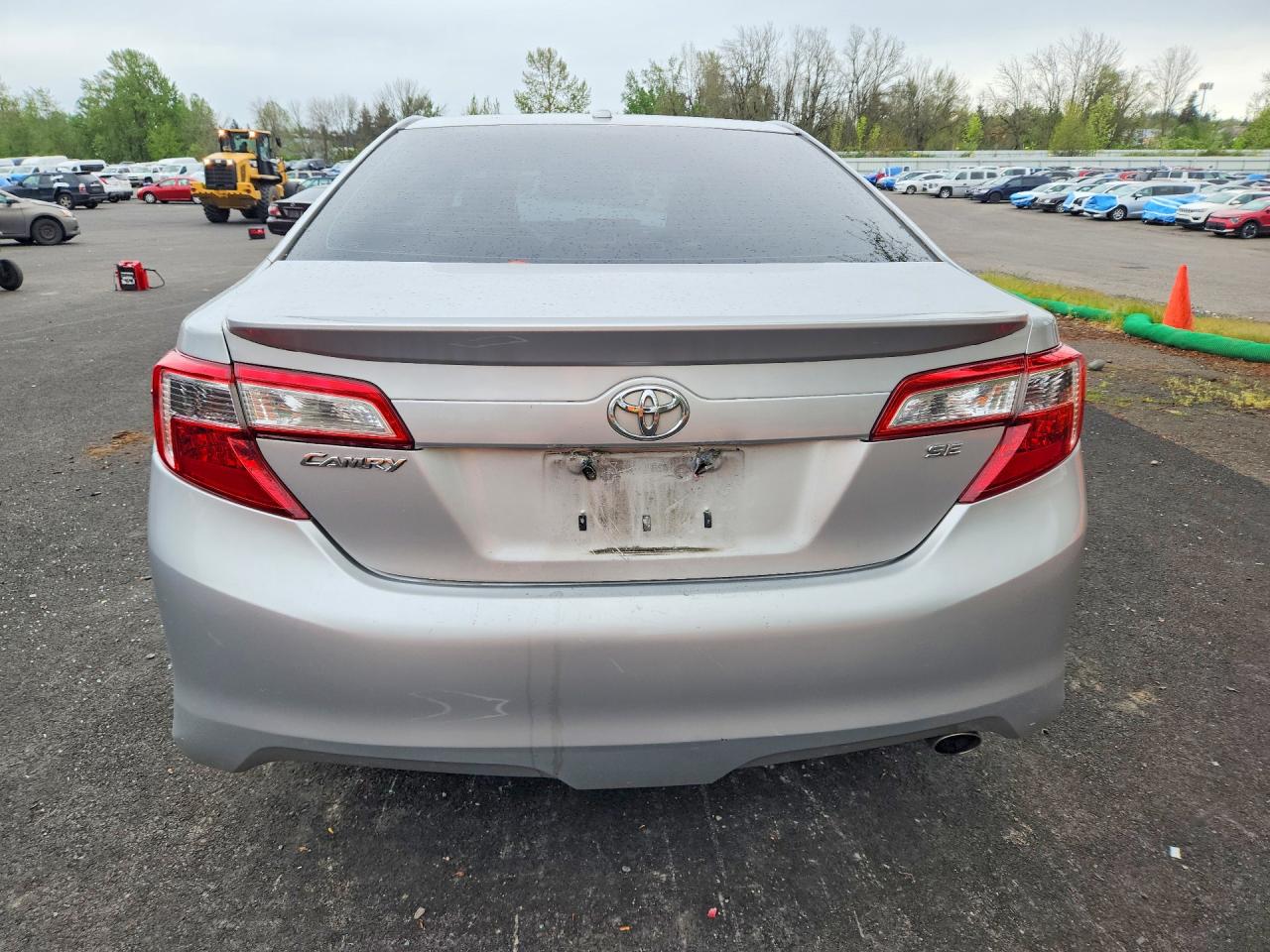 2013 TOYOTA CAMRY SE photo 11