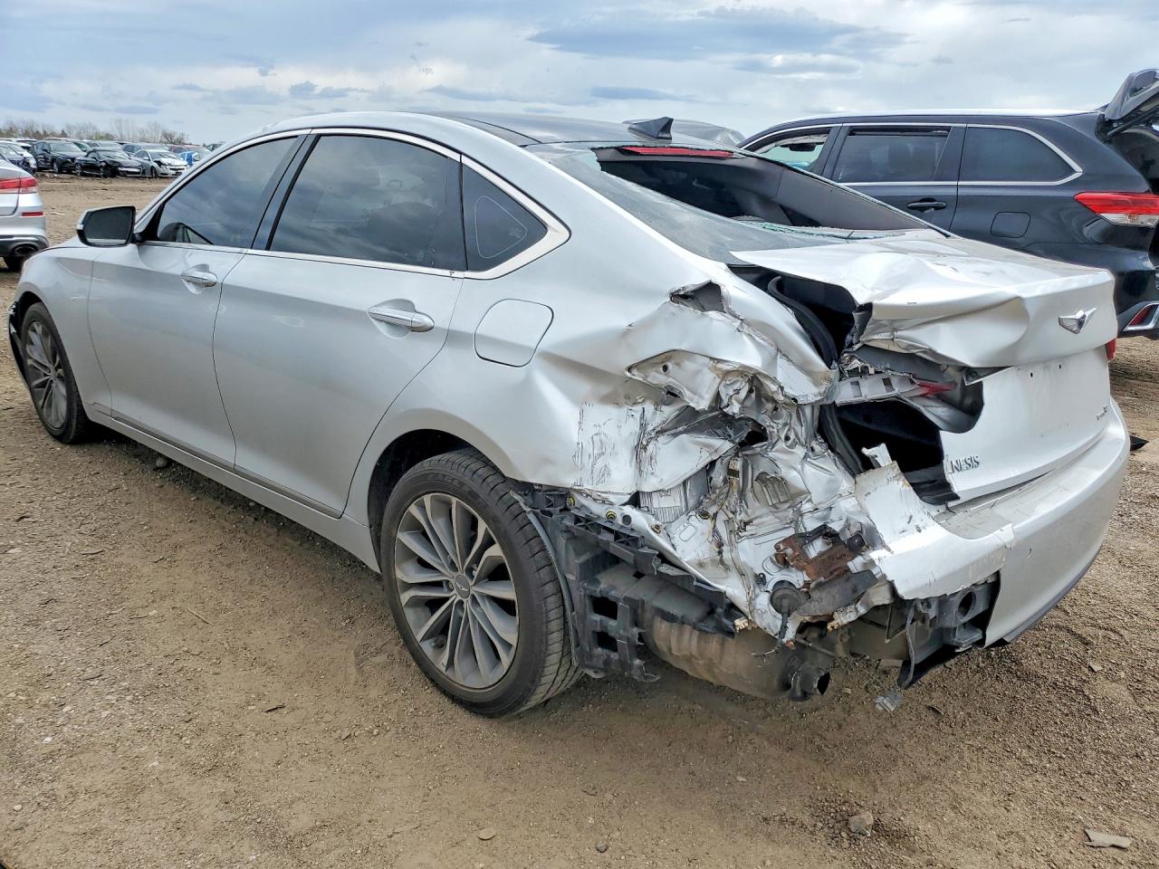 2015 HYUNDAI GENESIS 3.8L photo 3