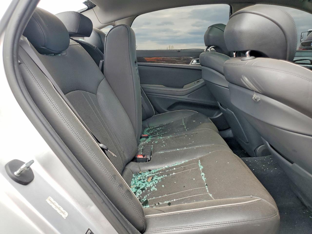 2015 HYUNDAI GENESIS 3.8L photo 19
