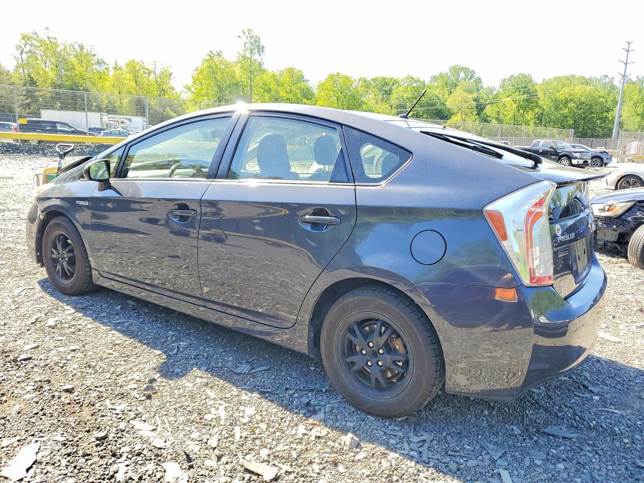 2014 TOYOTA PRIUS ONE photo 3