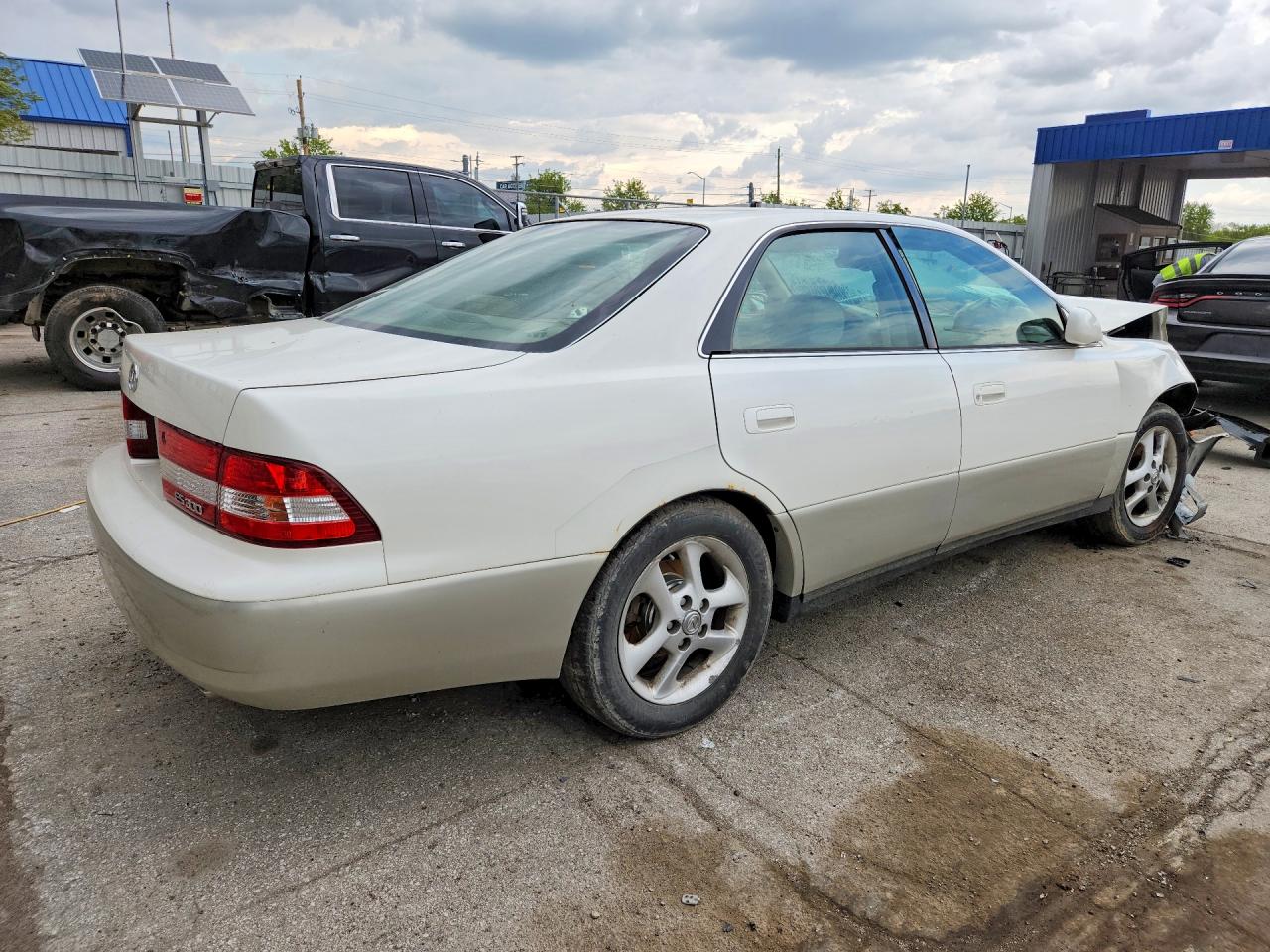 2001 LEXUS ES 300 photo 5