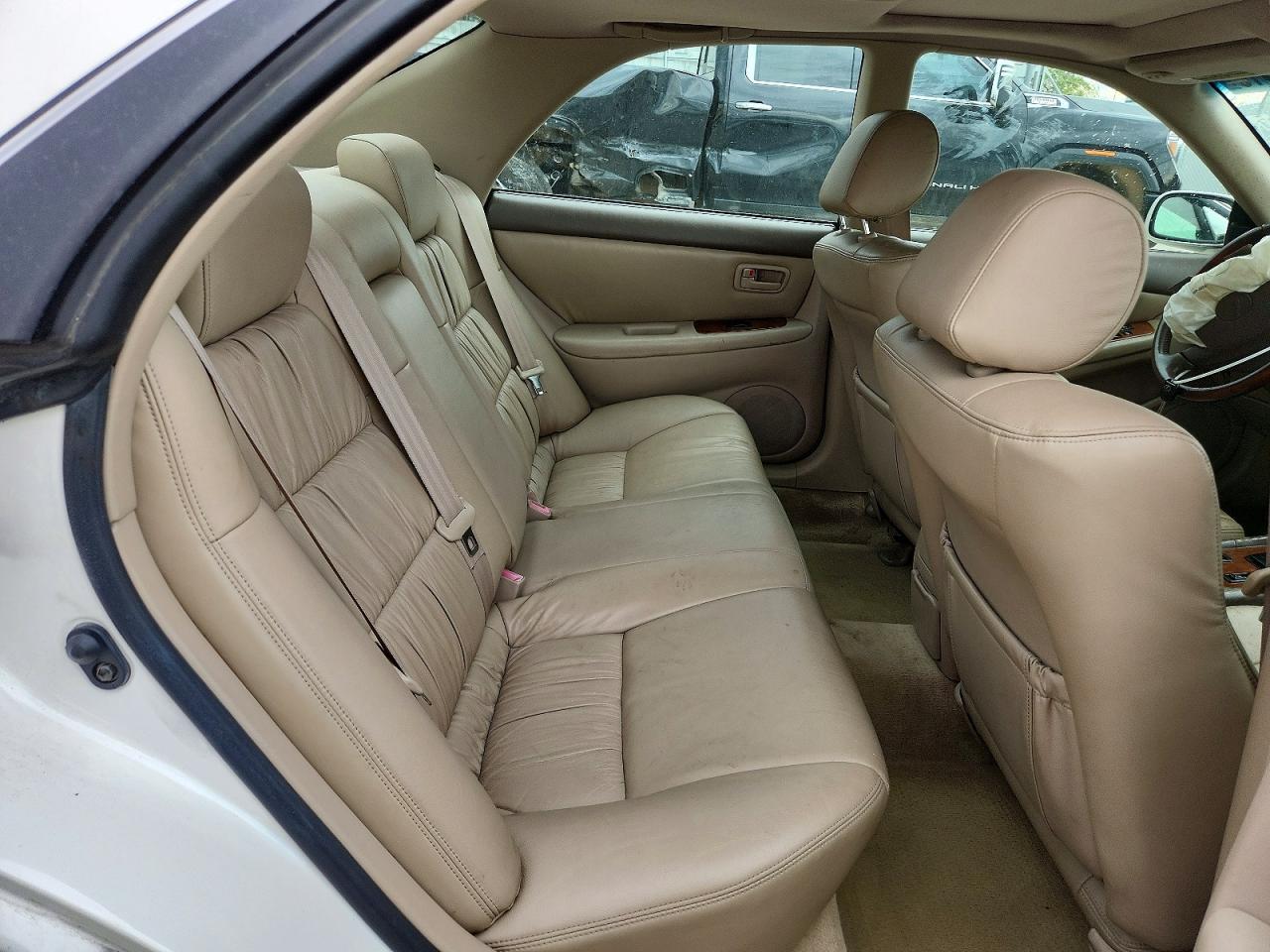 2001 LEXUS ES 300 photo 19