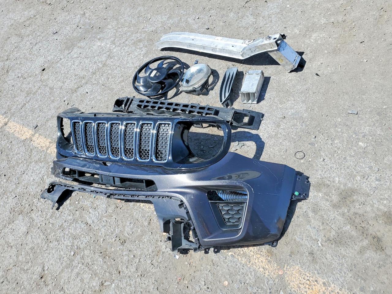 2020 JEEP RENEGADE SPORT photo 13