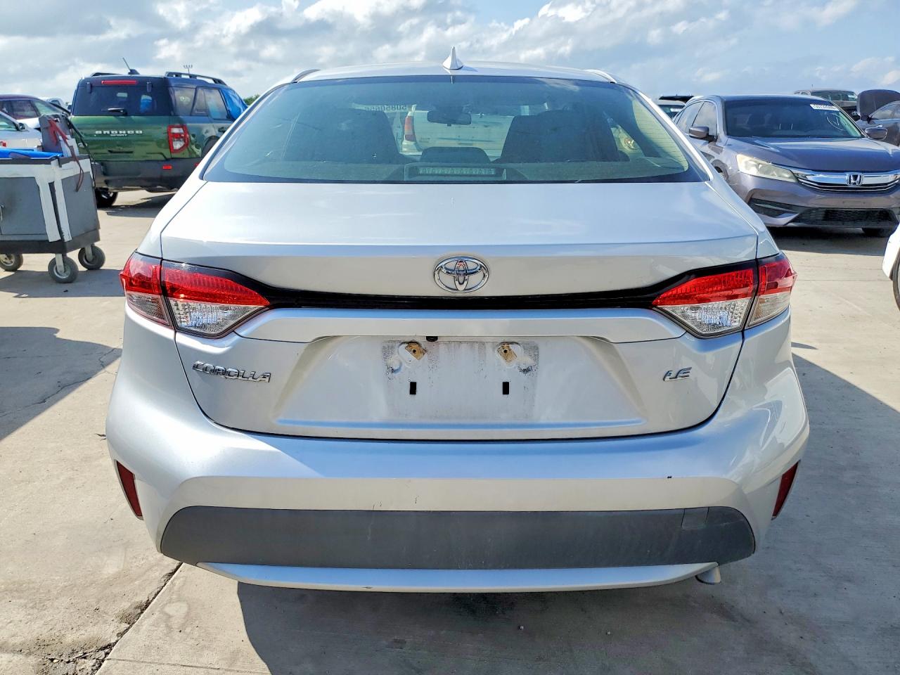 2021 TOYOTA COROLLA LE photo 11