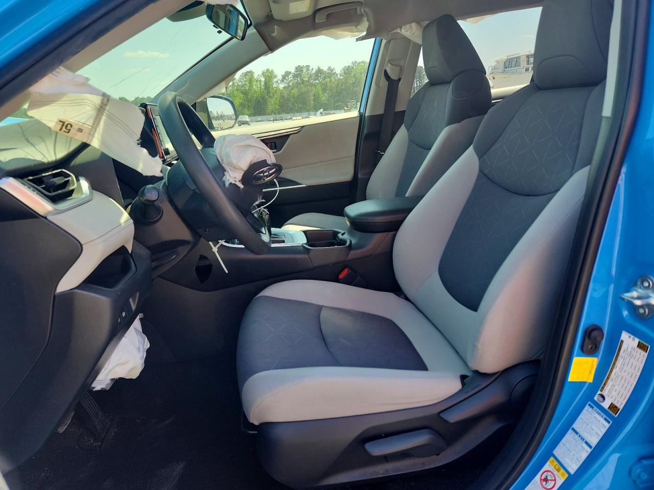 2019 TOYOTA RAV4 XLE photo 7