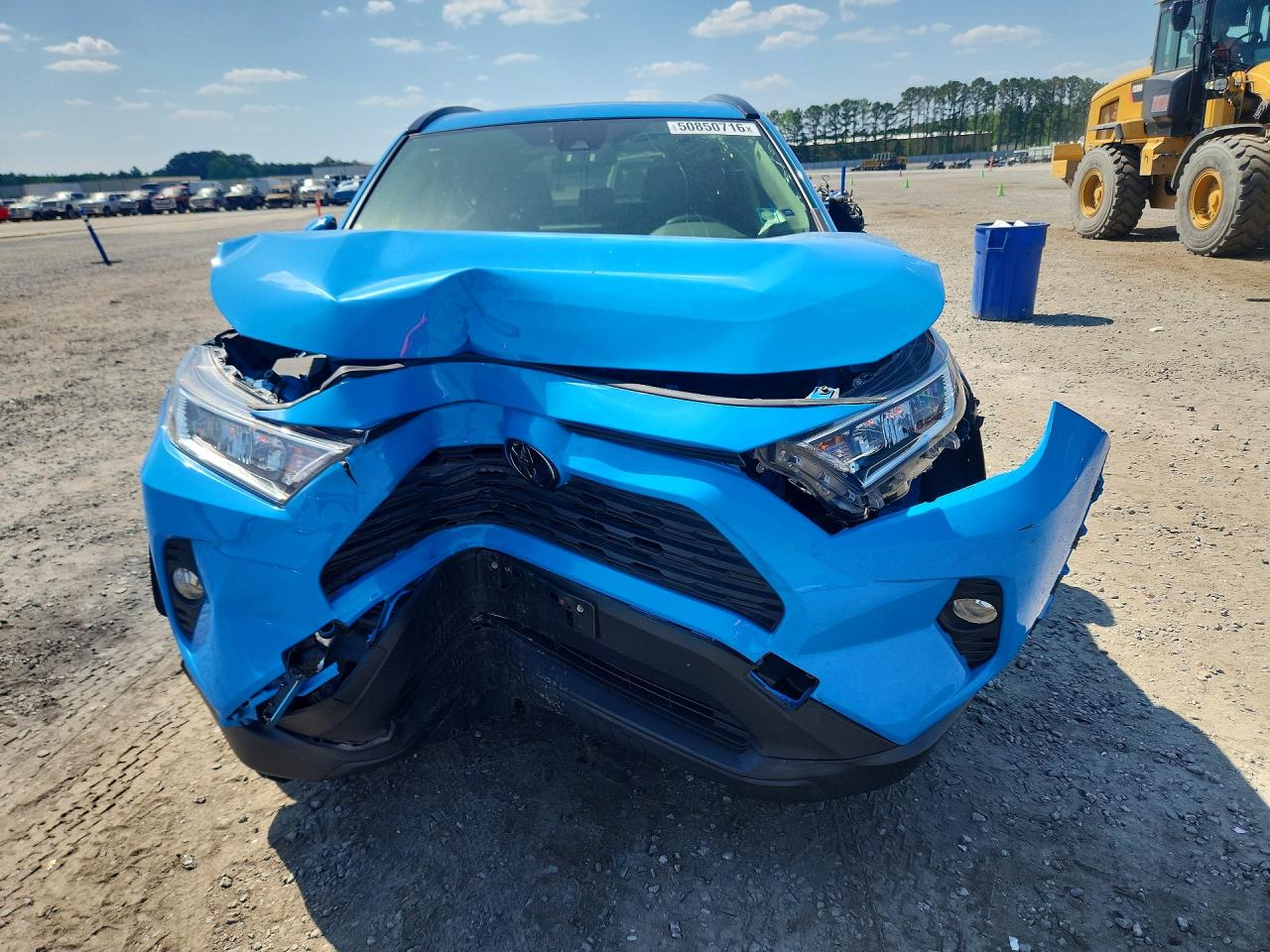 2019 TOYOTA RAV4 XLE photo 5