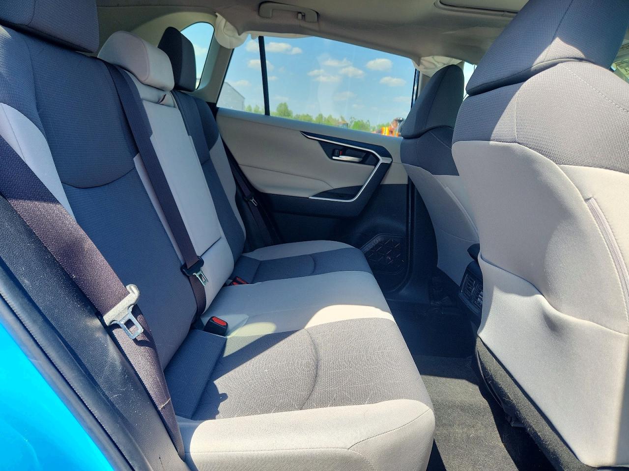 2019 TOYOTA RAV4 XLE photo 11