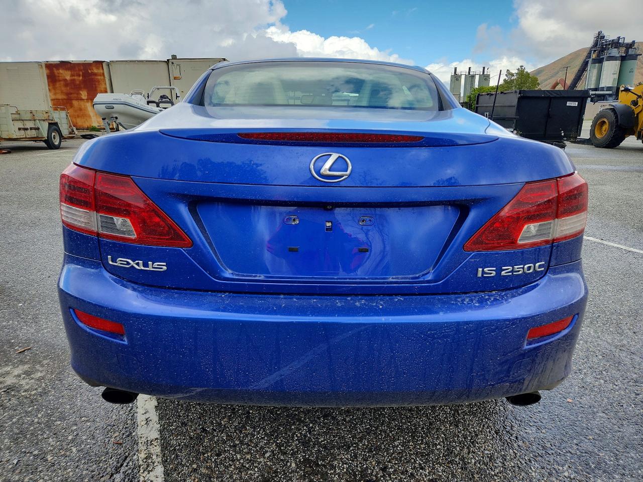 2010 LEXUS IS 250 photo 11