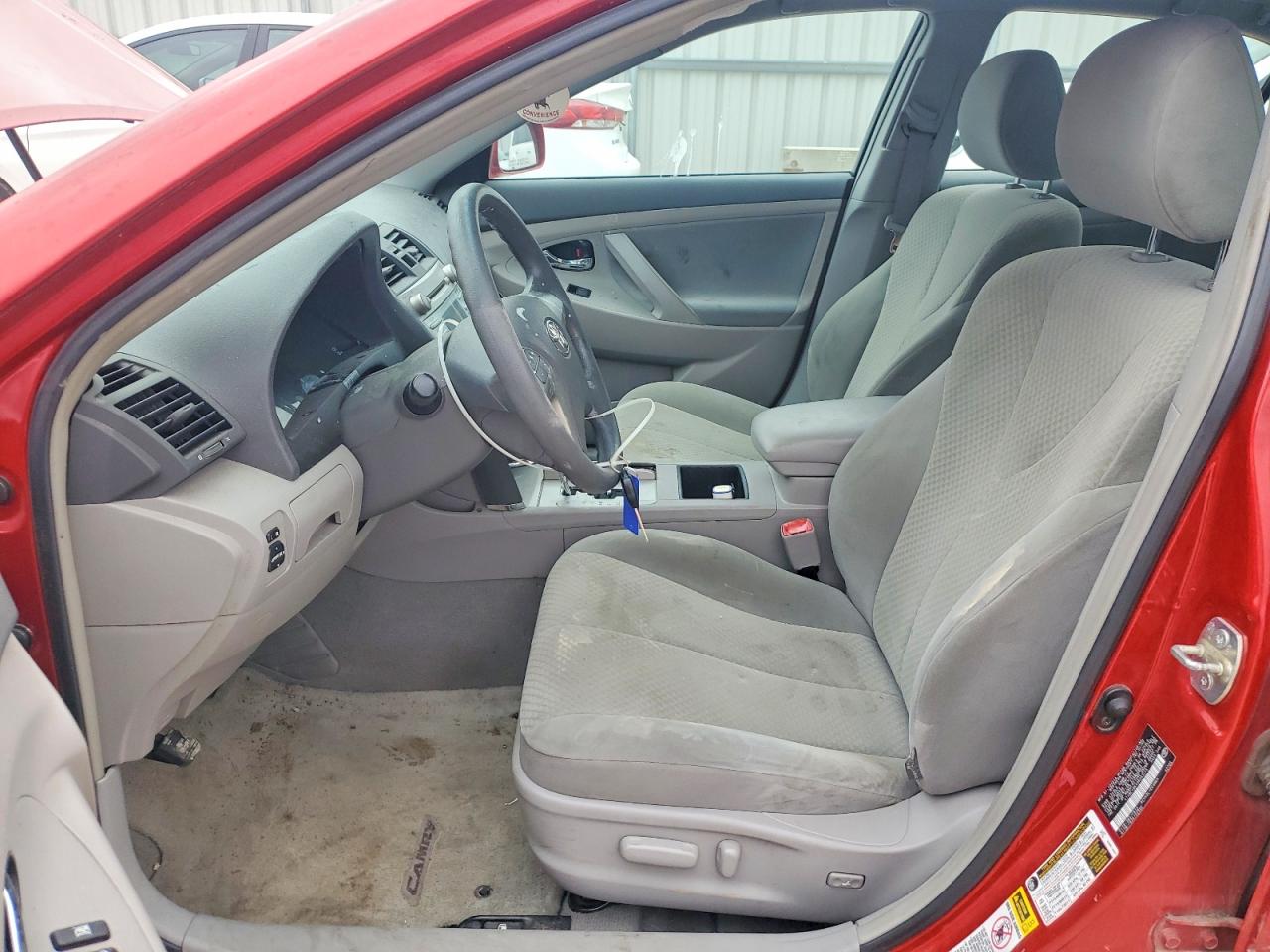 2009 TOYOTA CAMRY LE photo 7