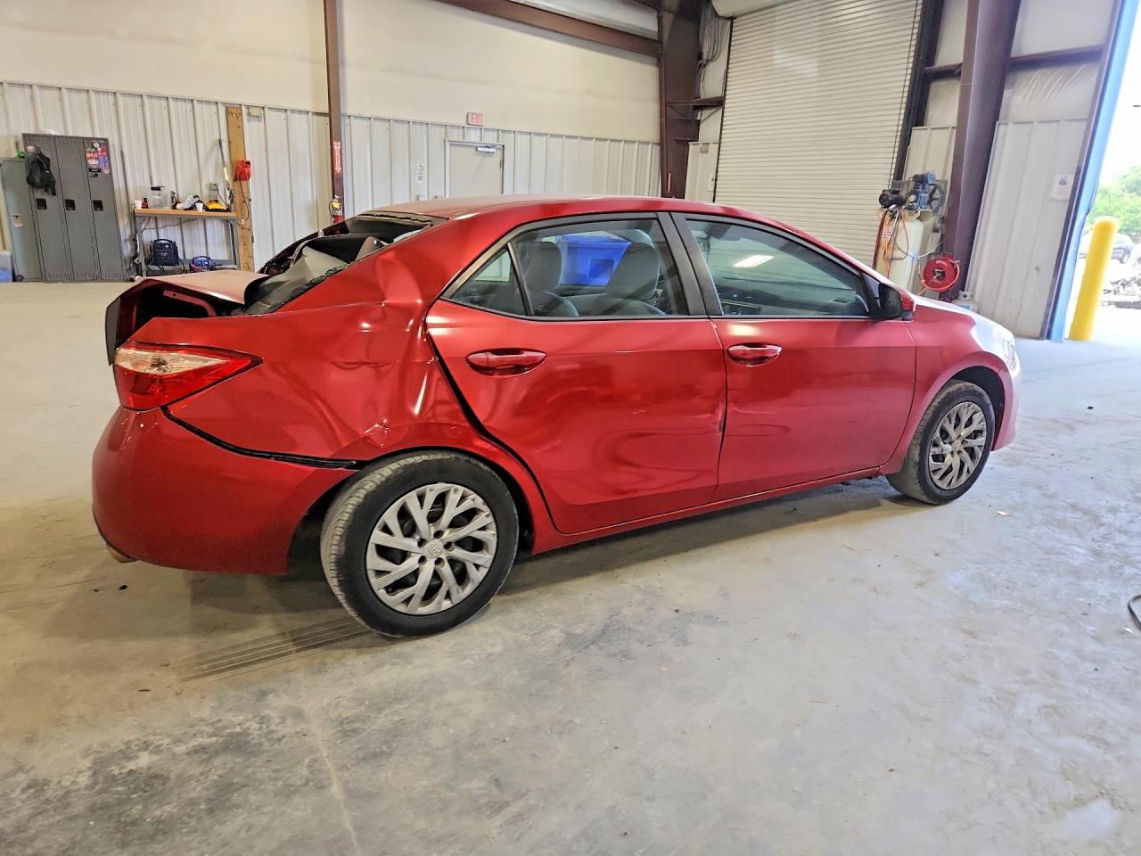 2018 TOYOTA COROLLA LE photo 5