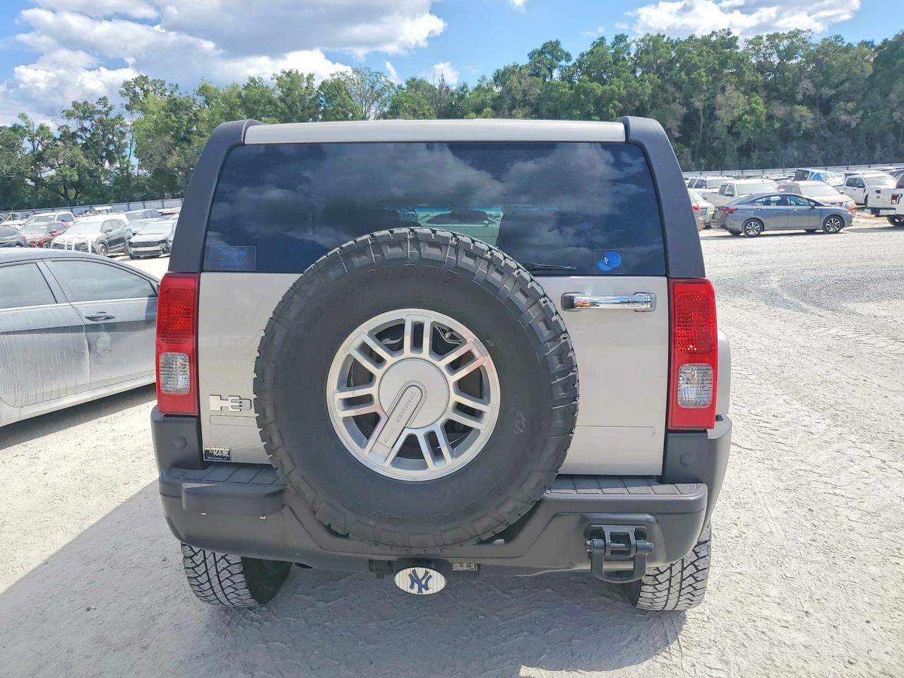 2006 HUMMER H3 photo 11