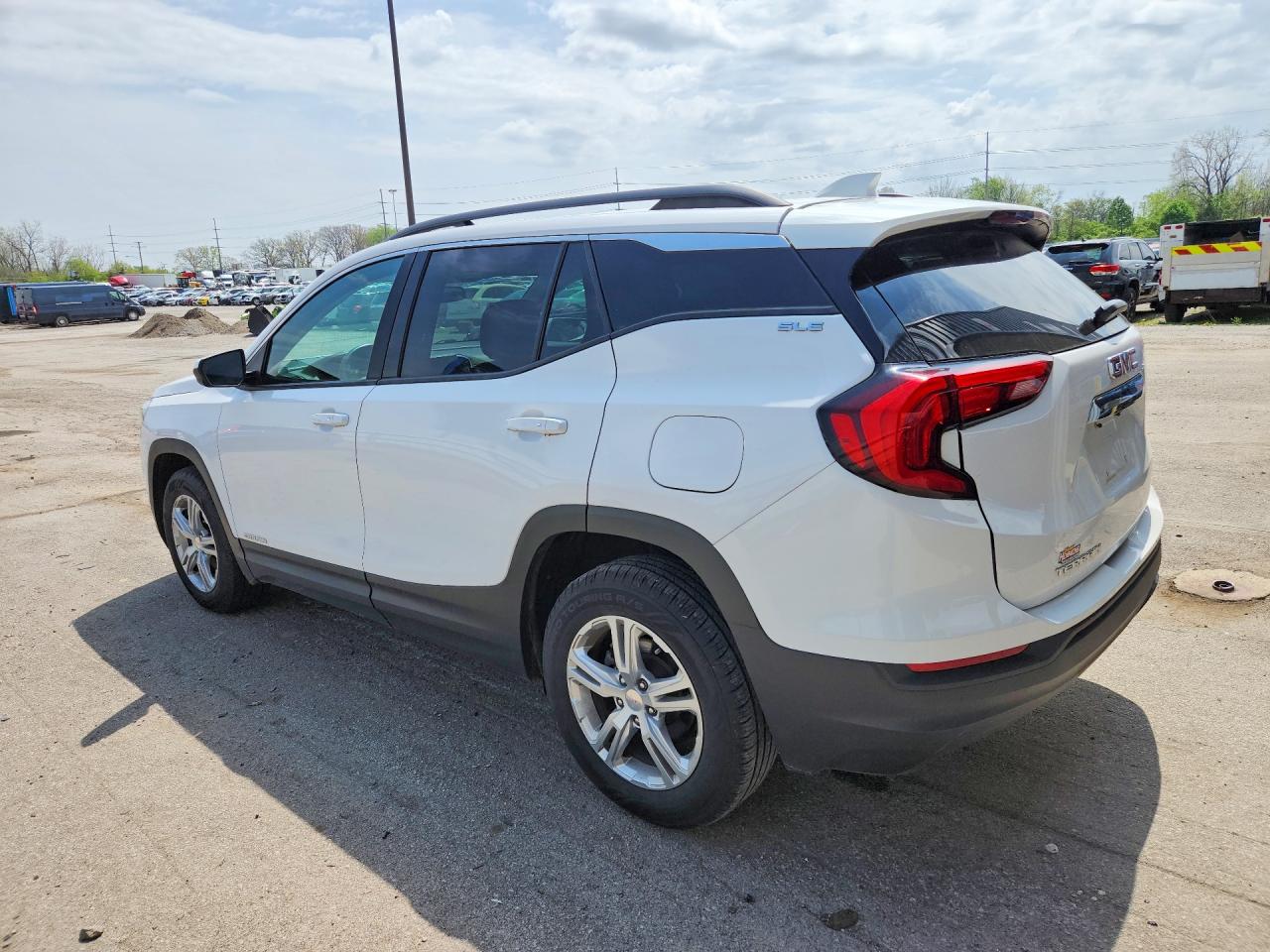 2019 GMC TERRAIN SLE photo 3