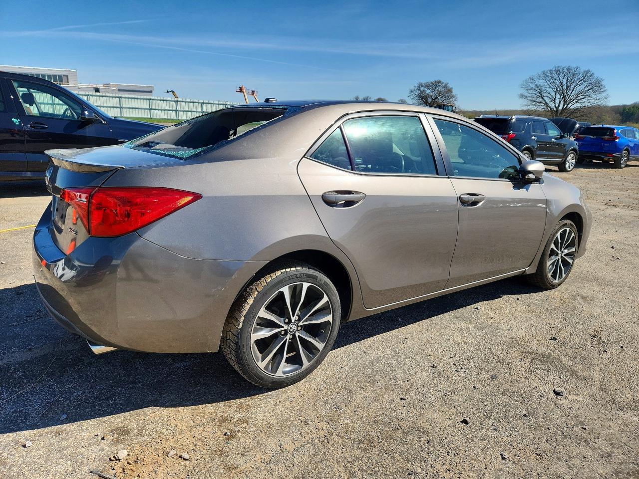 2017 TOYOTA COROLLA XSE photo 5