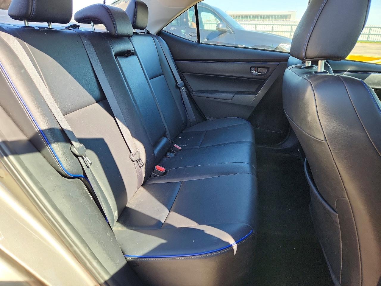 2017 TOYOTA COROLLA XSE photo 19
